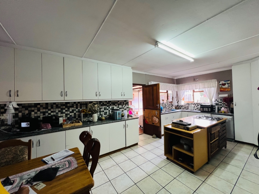3 Bedroom Property for Sale in Loerie Park Western Cape